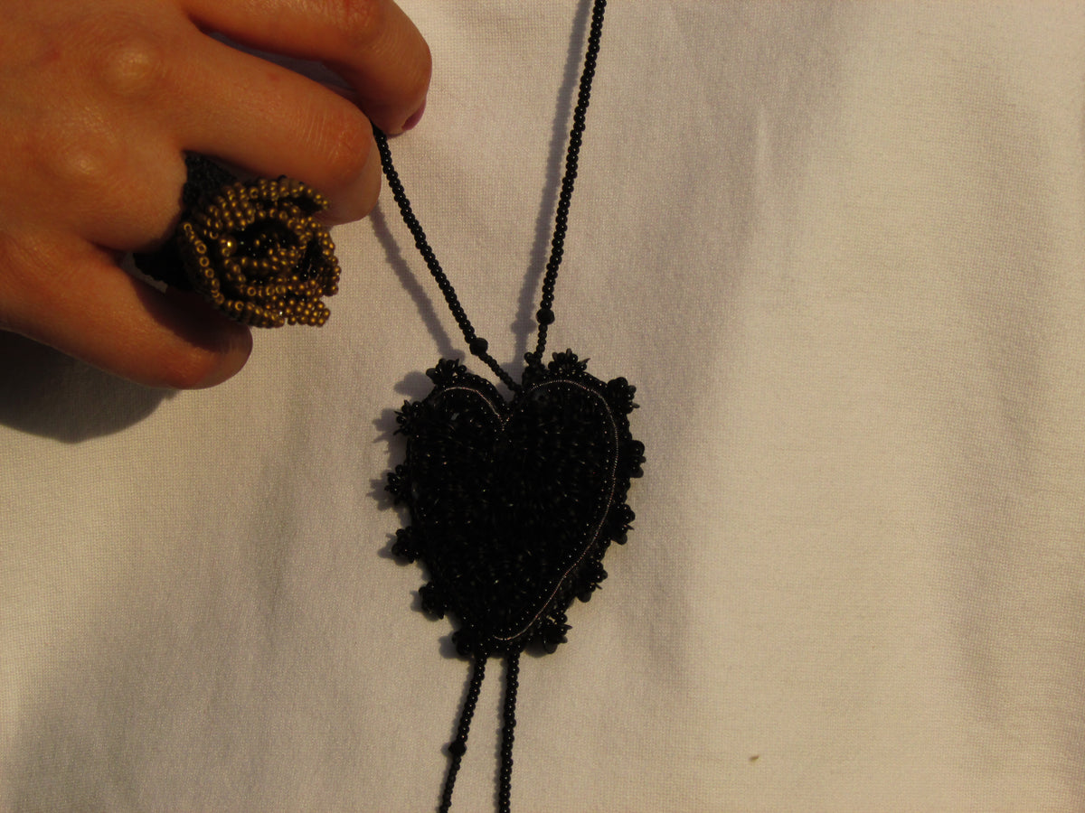 AMATA M NECKLACE